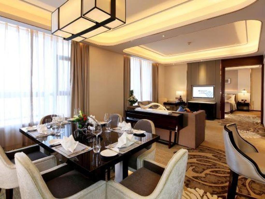 Wyndham Grand Plaza Royale Huayu Chongqing Hotel Exterior foto