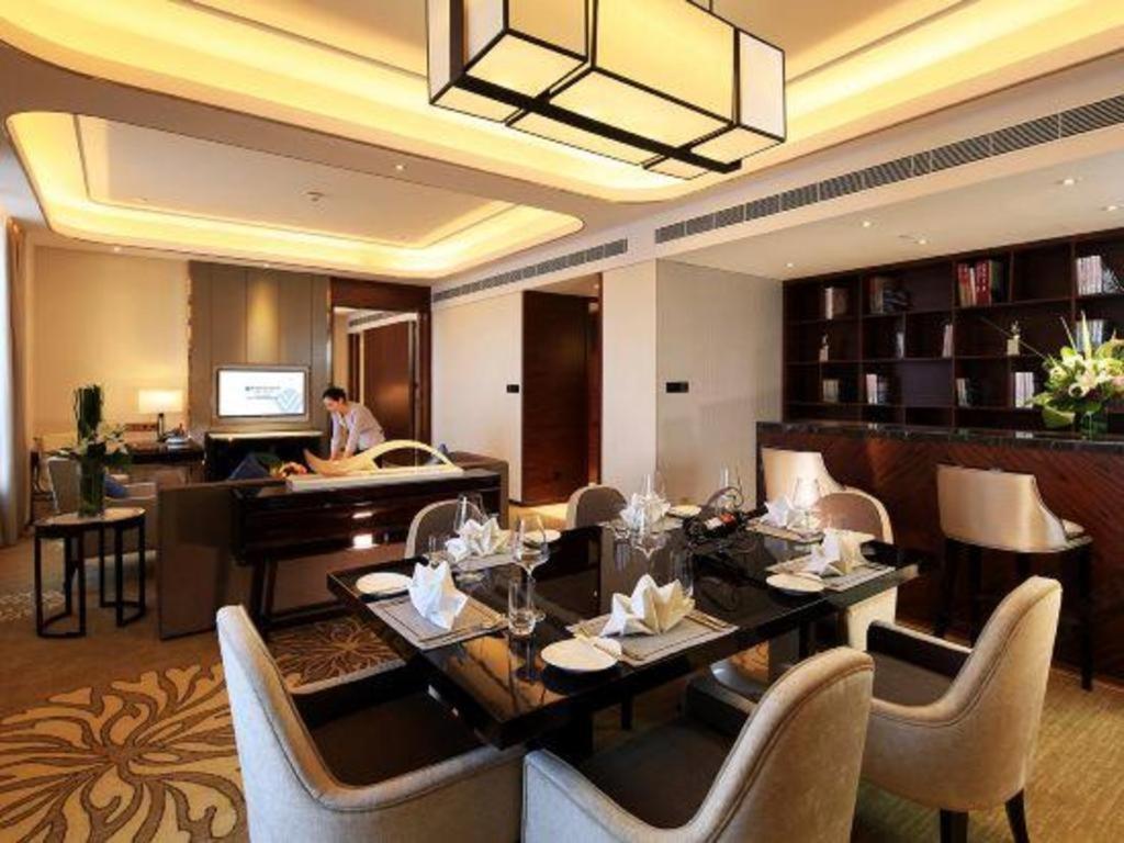 Wyndham Grand Plaza Royale Huayu Chongqing Hotel Exterior foto