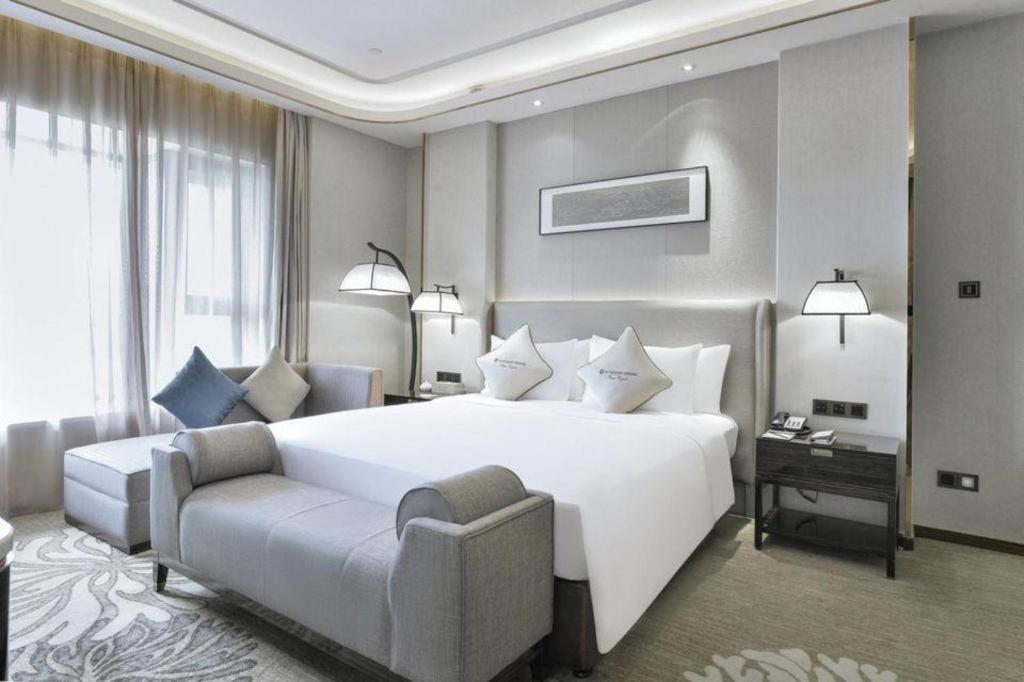 Wyndham Grand Plaza Royale Huayu Chongqing Hotel Exterior foto